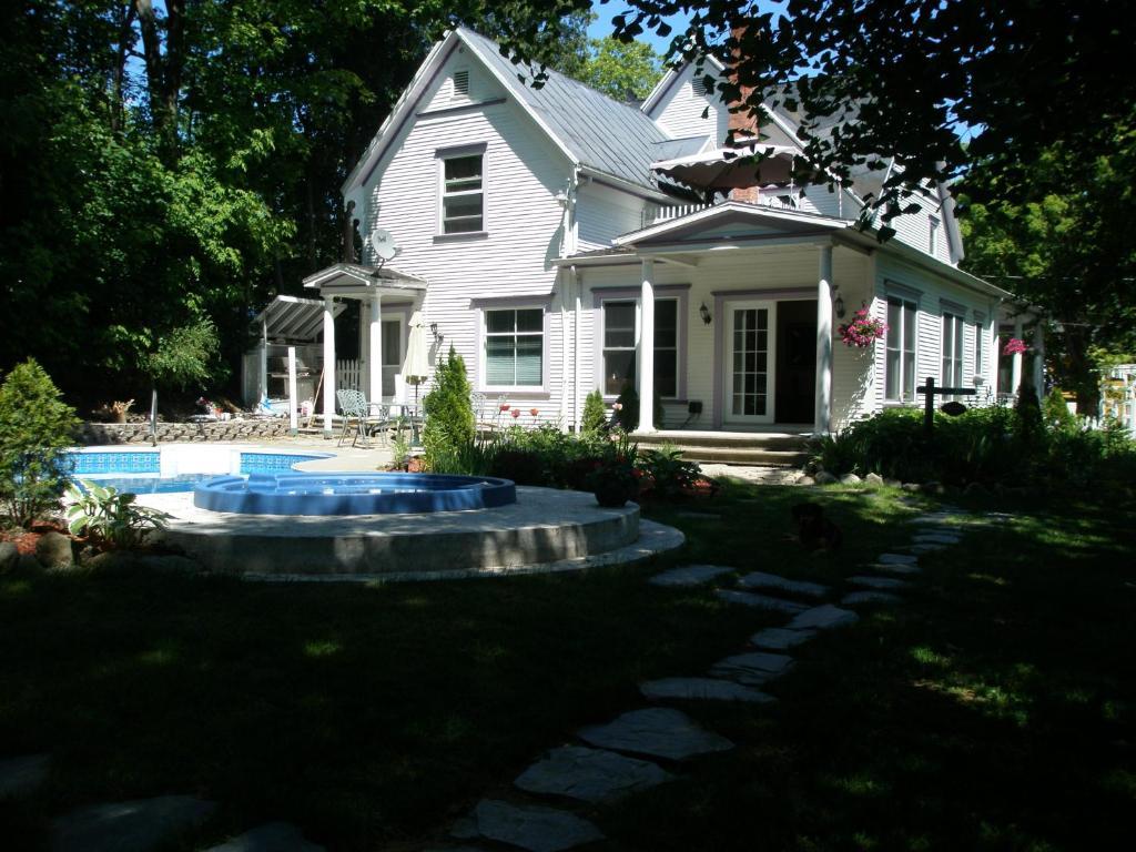 O Bois Dormant B&B Magog ภายนอก รูปภาพ